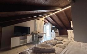 Lazarus Beach Sofitas